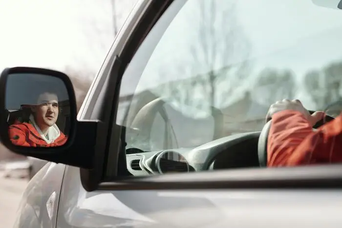 How Proper Mirror Adjustment Prevents the Most Common Types of Collisions