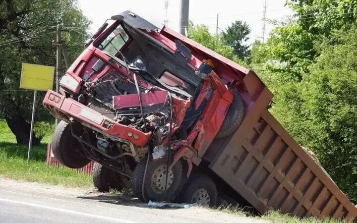 How Truck Accidents Are Different from Regular Car Accidents