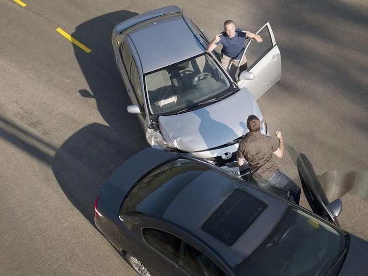 What Drivers Should Do After a Car Accident